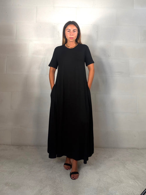 Maxi abito t-shirt in viscosa “per tutte le taglie” nero