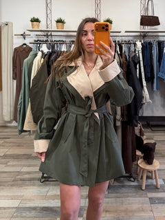 Trench mezza lunghezza bicolore verde militare