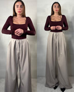 Pantalone ampio con pence beige chiaro