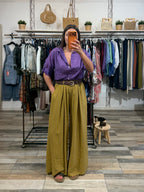 Pantalone in Tencel con pence e cintura senape