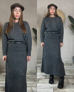 Coordinato pull + gonna ampia con cintura e passanti grigio