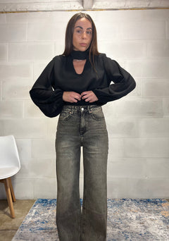 Denim grigio a palazzo sfumature color sabbia