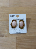Orecchini stile vintage dorati con pietra rosa