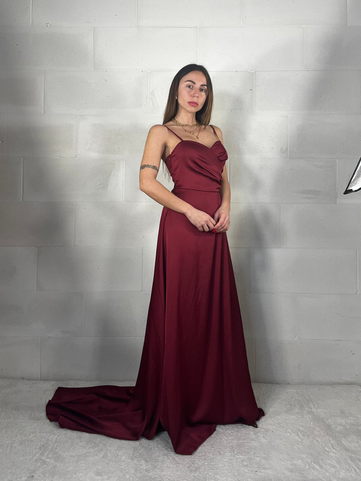 Maxi abito da cerimonia Venere bordeaux con strascico