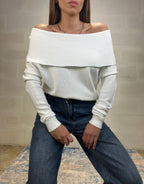 Pull risvolto e spalle cadenti bianco