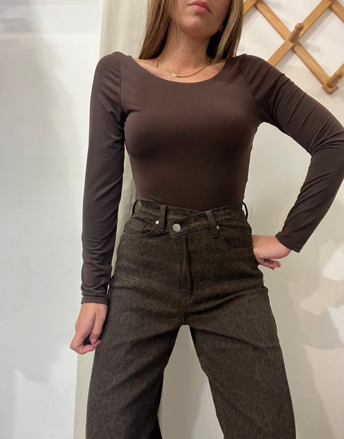 Body elasticizzato marrone maxi scollo sul retro