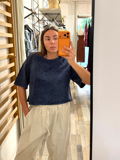 T-shirt crop 100% cotone effetto consumato blu