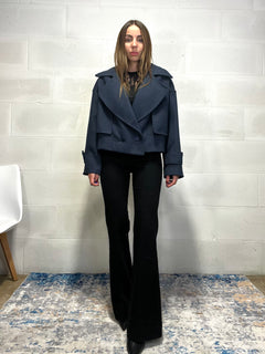 Cappotto corto “Eleganza senza tempo” blu