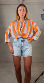 Camicia coreana a righe azzurre/arancio fluo in 100% cotone